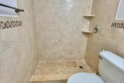 Apartamento en alquiler en Hialeah, Florida, 2 dormitorios, 82.5 m2 № 2047105 - foto 16