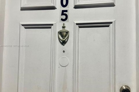 Apartamento en alquiler en Hialeah, Florida, 2 dormitorios, 82.5 m2 № 2047105 - foto 20