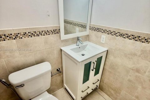 Apartamento en alquiler en Hialeah, Florida, 2 dormitorios, 82.5 m2 № 2047105 - foto 6
