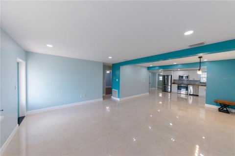 House in Bradenton, Florida 2 bedrooms, 146.32 sq.m. № 2226596 - photo 13