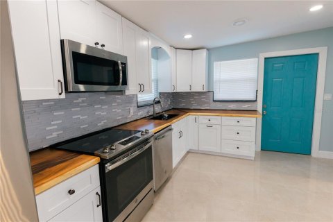House in Bradenton, Florida 2 bedrooms, 146.32 sq.m. № 2226596 - photo 21