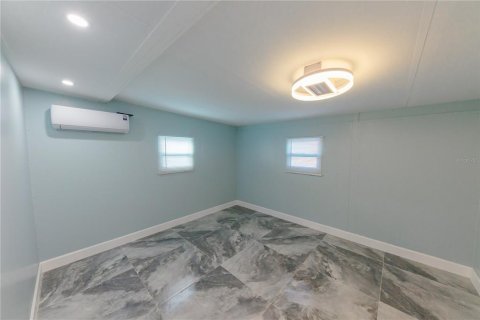 House in Bradenton, Florida 2 bedrooms, 146.32 sq.m. № 2226596 - photo 23