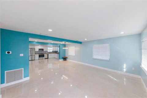 House in Bradenton, Florida 2 bedrooms, 146.32 sq.m. № 2226596 - photo 11