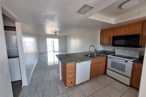Condominio en alquiler en Punta Gorda, Florida, 2 dormitorios, 82.31 m2 № 1647915 - foto 3