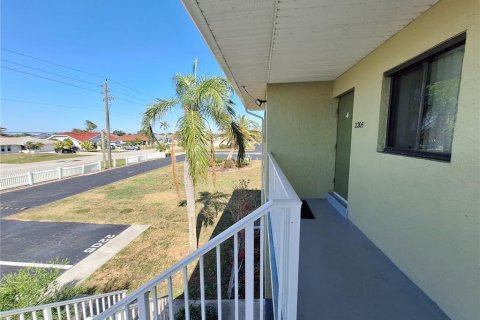 Condominio en alquiler en Punta Gorda, Florida, 2 dormitorios, 82.31 m2 № 1647915 - foto 2