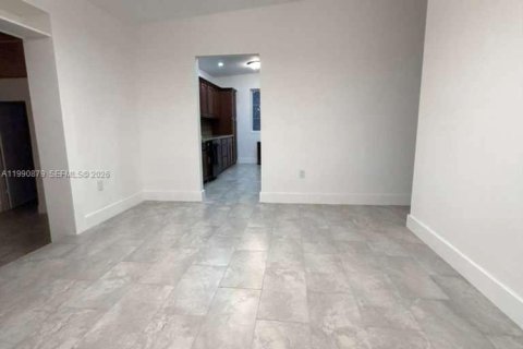 Снять в аренду виллу или дом в Майами, Флорида 3 спальни, 112.97м2, № 2062406 - фото 6