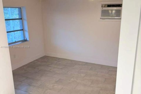 Снять в аренду виллу или дом в Майами, Флорида 3 спальни, 112.97м2, № 2062406 - фото 11