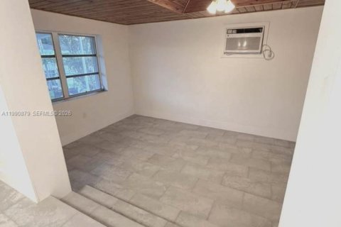 Снять в аренду виллу или дом в Майами, Флорида 3 спальни, 112.97м2, № 2062406 - фото 10