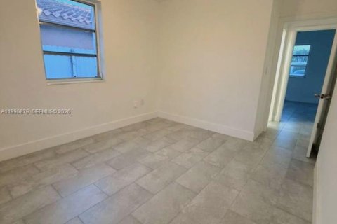 Снять в аренду виллу или дом в Майами, Флорида 3 спальни, 112.97м2, № 2062406 - фото 21