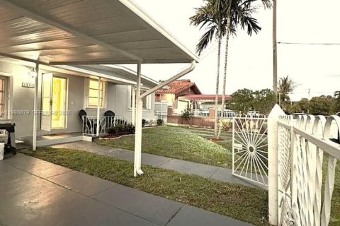 Снять в аренду виллу или дом в Майами, Флорида 3 спальни, 112.97м2, № 2062406 - фото 4