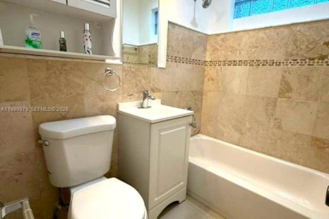 Снять в аренду виллу или дом в Майами, Флорида 3 спальни, 112.97м2, № 2062406 - фото 24