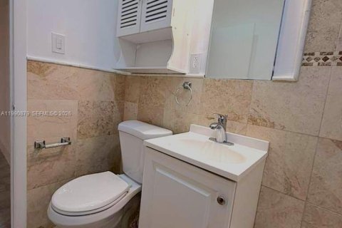 Снять в аренду виллу или дом в Майами, Флорида 3 спальни, 112.97м2, № 2062406 - фото 22