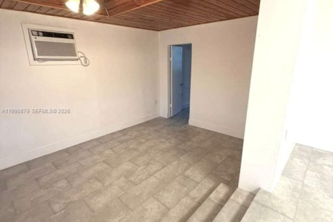 Снять в аренду виллу или дом в Майами, Флорида 3 спальни, 112.97м2, № 2062406 - фото 9