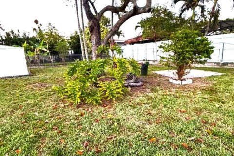 Снять в аренду виллу или дом в Майами, Флорида 3 спальни, 112.97м2, № 2062406 - фото 26