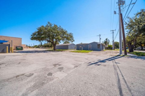 Propiedad comercial en venta en Hollywood, Florida № 2250292 - foto 12