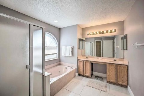 House in Kissimmee, Florida 4 bedrooms, 192.68 sq.m. № 1848086 - photo 8
