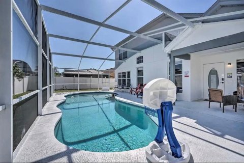 House in Kissimmee, Florida 4 bedrooms, 192.68 sq.m. № 1848086 - photo 14