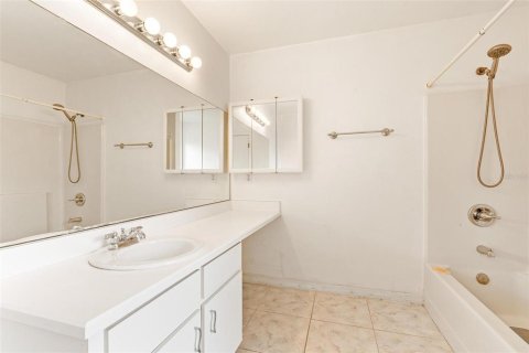 Casa en venta en Deltona, Florida, 3 dormitorios, 160.81 m2 № 1878143 - foto 6