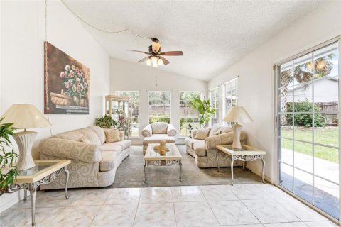 Casa en venta en Deltona, Florida, 3 dormitorios, 160.81 m2 № 1878143 - foto 13