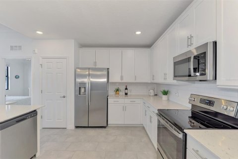 Condo in Venice, Florida, 2 bedrooms  № 2427298 - photo 27