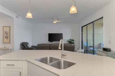 Condo in Venice, Florida, 2 bedrooms  № 2427298 - photo 28