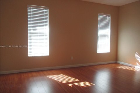 Condo in Stuart, Florida, 2 bedrooms  № 2004131 - photo 17