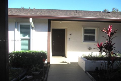Condo in Stuart, Florida, 2 bedrooms  № 2004131 - photo 20