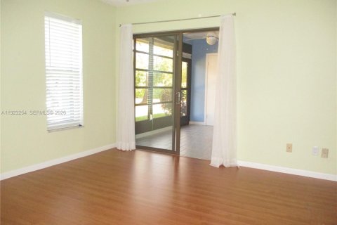 Condo in Stuart, Florida, 2 bedrooms  № 2004131 - photo 11