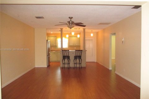 Condo in Stuart, Florida, 2 bedrooms  № 2004131 - photo 9
