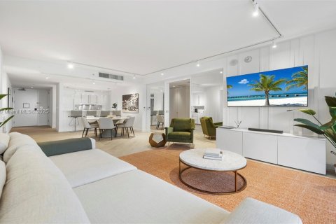 Condo in Miami Beach, Florida, 3 bedrooms  № 2022972 - photo 8