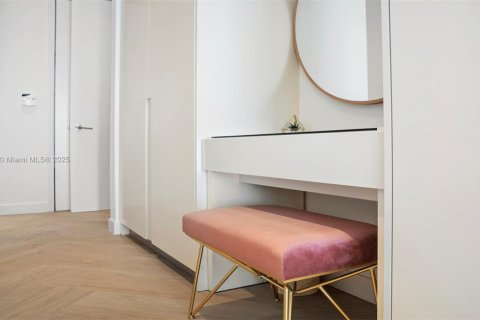 Condo in Miami Beach, Florida, 3 bedrooms  № 2022972 - photo 25