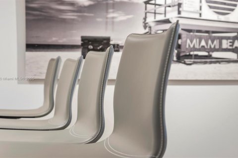 Condo in Miami Beach, Florida, 3 bedrooms  № 2022972 - photo 14