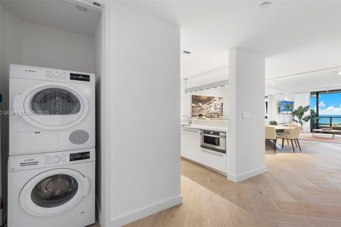 Condo in Miami Beach, Florida, 3 bedrooms  № 2022972 - photo 15