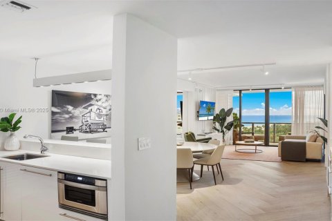 Condo in Miami Beach, Florida, 3 bedrooms  № 2022972 - photo 11