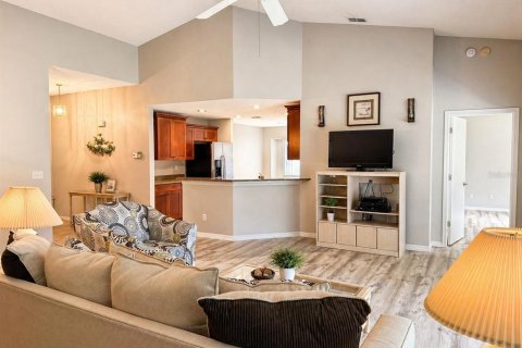 Copropriété à louer à Sun City Center, Floride: 2 chambres, 145.3 m2 № 2123563 - photo 6
