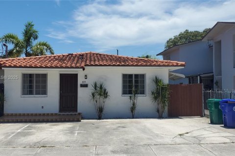 Casa en alquiler en Miami, Florida, 2 dormitorios, 340.58 m2 № 1951201 - foto 2