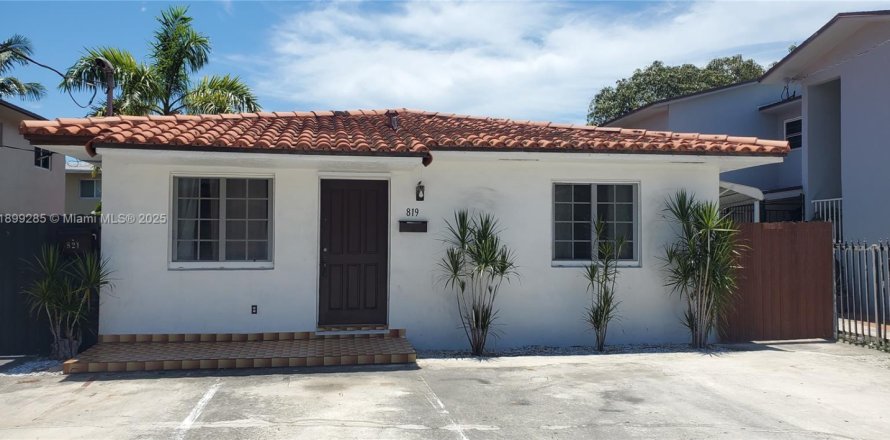 Casa en Miami, Florida 2 dormitorios, 340.58 m2 № 1951201