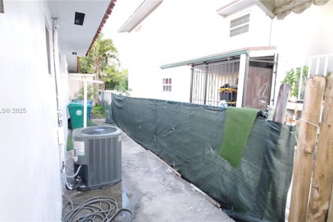 Casa en alquiler en Miami, Florida, 2 dormitorios, 340.58 m2 № 1951201 - foto 4
