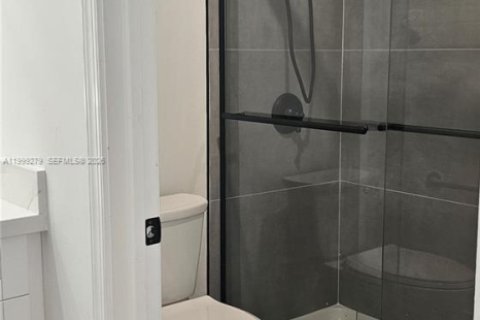 House in Pembroke Pines, Florida 4 bedrooms, 251.67 sq.m. № 2064054 - photo 16