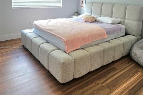 House in Pembroke Pines, Florida 4 bedrooms, 251.67 sq.m. № 2064054 - photo 27