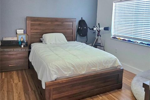 House in Pembroke Pines, Florida 4 bedrooms, 251.67 sq.m. № 2064054 - photo 23