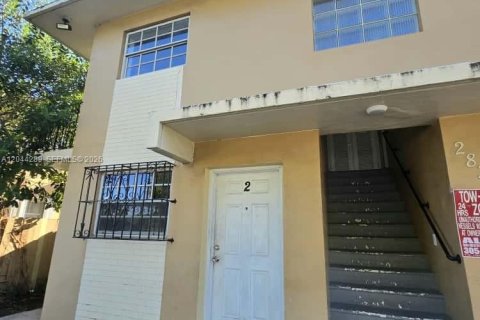 Immobilier commercial à vendre à Miami, Floride: 410.72 m2 № 2282880 - photo 10