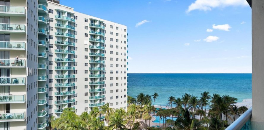 Condo in Hollywood, Florida, 1 bedroom  № 2243874