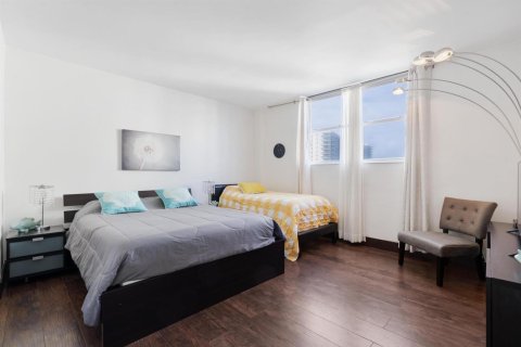 Condo in Hollywood, Florida, 1 bedroom  № 2243874 - photo 10