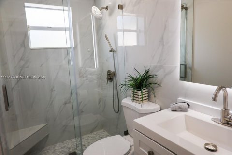 Casa en alquiler en Miami, Florida, 3 dormitorios, 129.32 m2 № 2003311 - foto 27