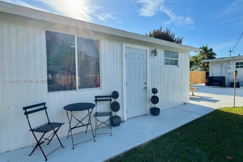 Casa en alquiler en Miami, Florida, 3 dormitorios, 129.32 m2 № 2003311 - foto 18