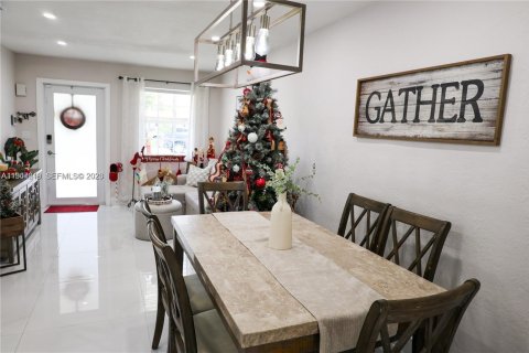 Casa en alquiler en Miami, Florida, 3 dormitorios, 129.32 m2 № 2003311 - foto 7