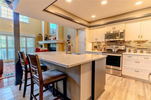 House in Palm Harbor, Florida 4 bedrooms, 211.45 sq.m. № 2208985 - photo 4