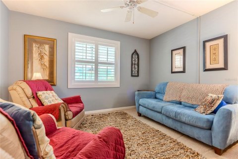 House in Palm Harbor, Florida 4 bedrooms, 211.45 sq.m. № 2208985 - photo 30
