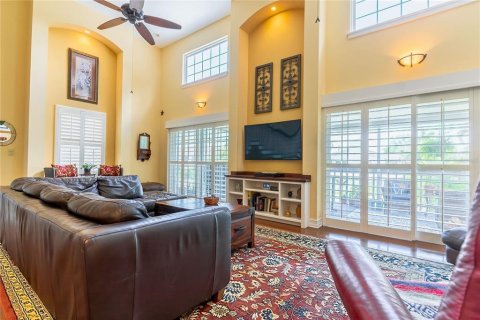 House in Palm Harbor, Florida 4 bedrooms, 211.45 sq.m. № 2208985 - photo 14